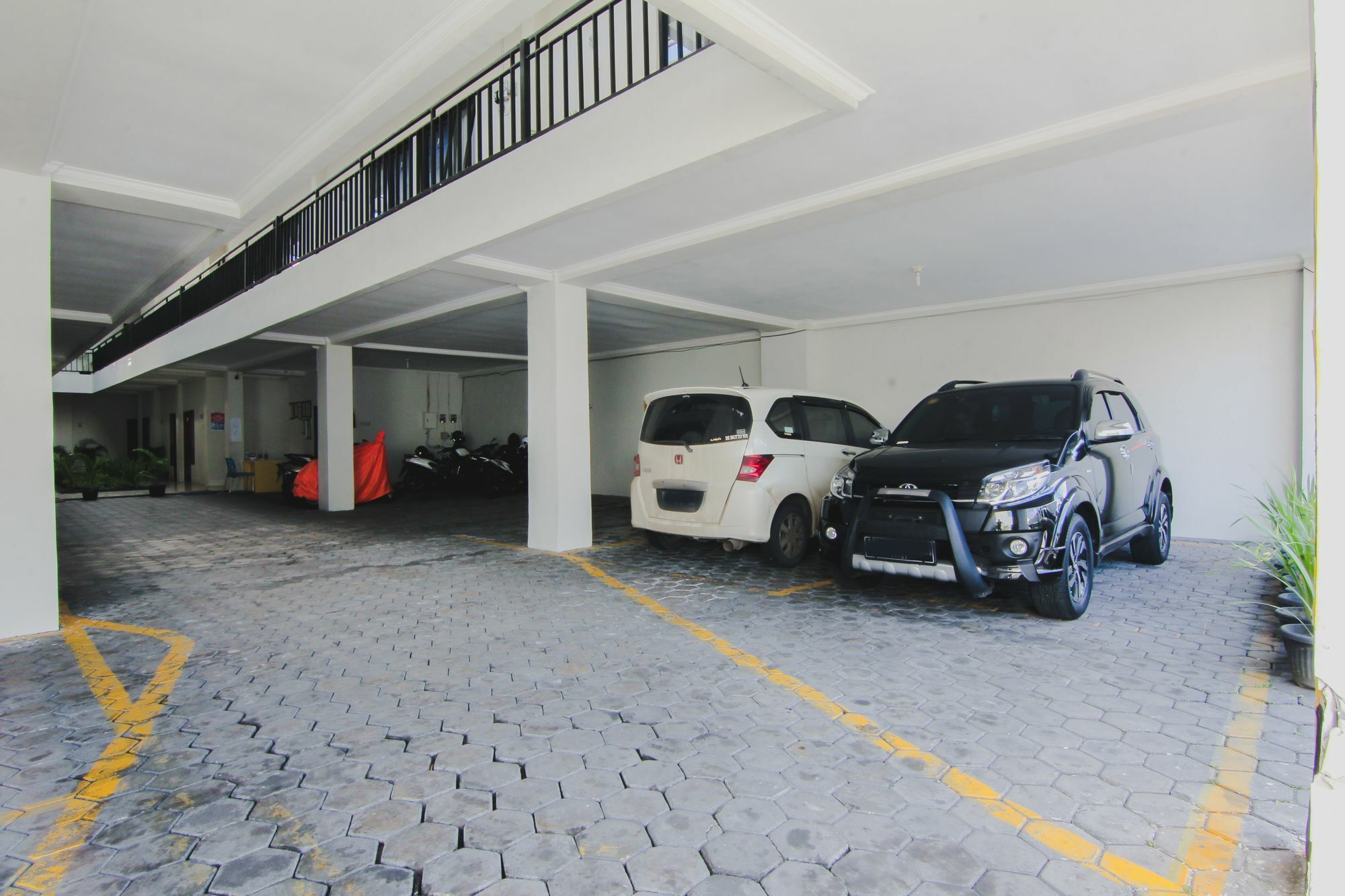 D'Paragon Upn Maguwo ภายนอก รูปภาพ
